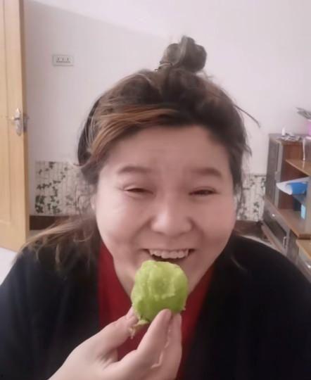 网红老师吃瓜图片,揭秘娱乐圈幕后真相  第3张